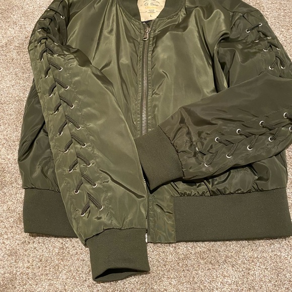 Women’s army green bomber jacket. Size large. - Picture 1 of 7